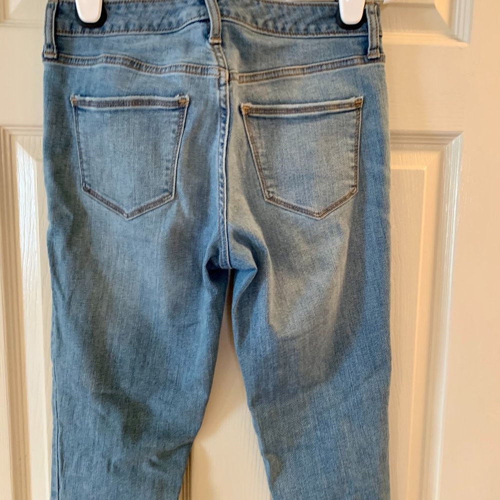Jeans - Picture 2 of 3